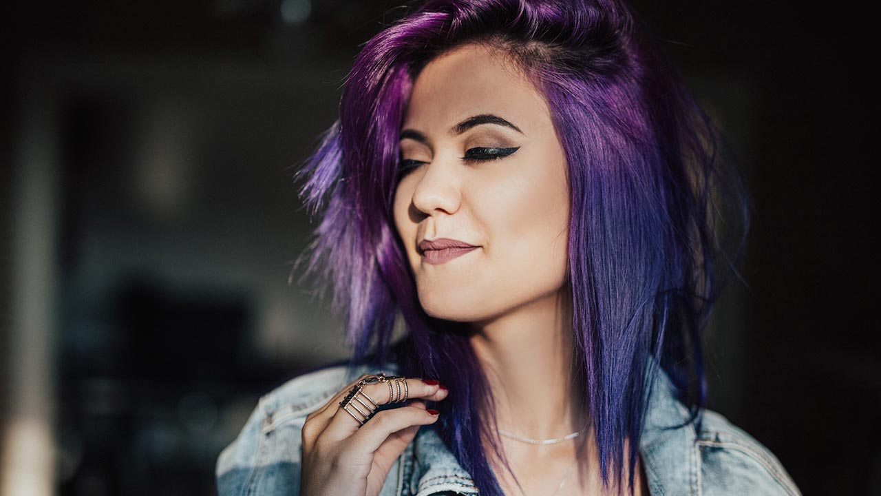 Choose Unnatural Hair Dye Colors that Blend with Your Skin